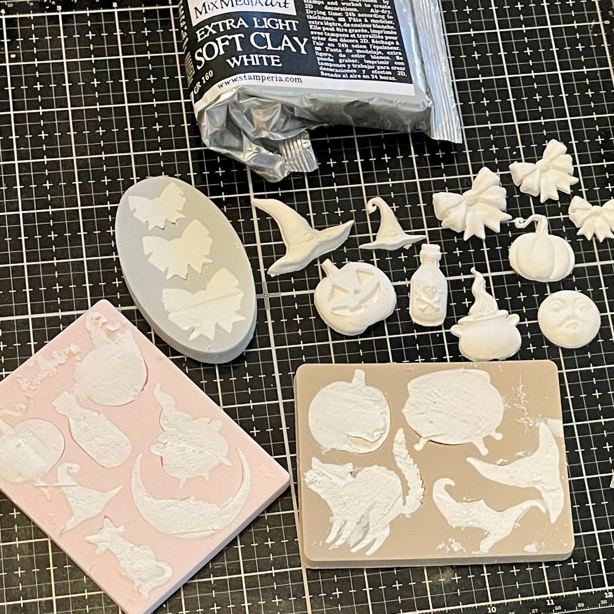 Stamperia 白色超轻粘土 White Extra Light Soft Clay