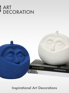 现代创意抽象水果人脸雕塑摆件酒柜白色克莱因蓝陶瓷艺术装饰品