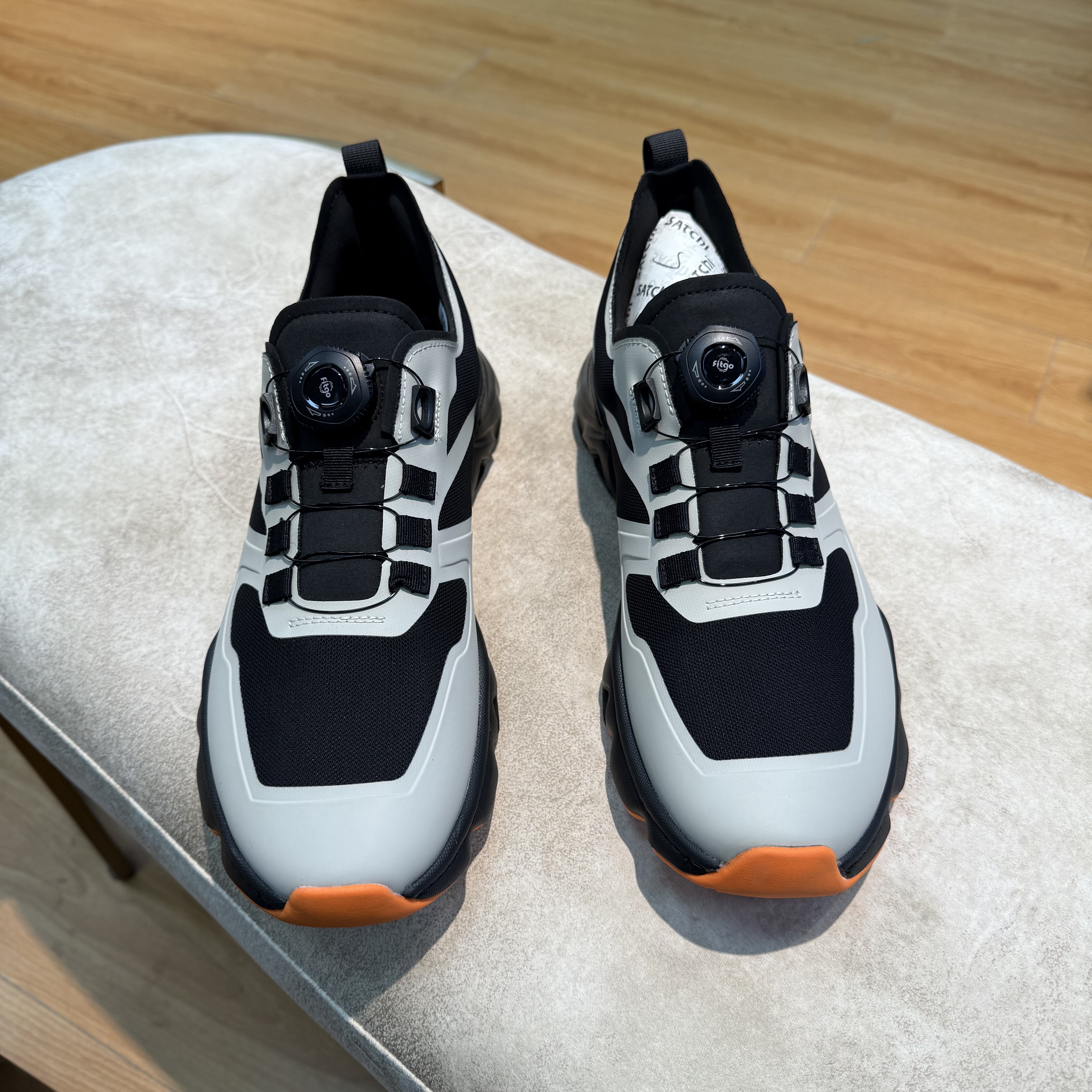 断码42码撤柜品牌高端男士户外休闲运动鞋涉水跑步钓鱼HS26