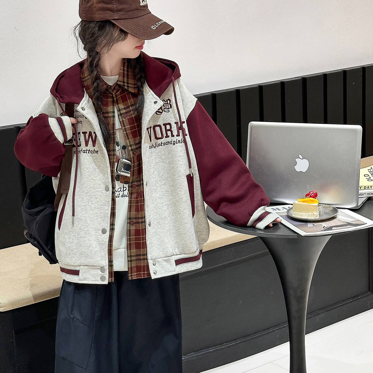 女童外套春秋季2026新款中小学生连帽棒球服字母刺绣夹克衫有夹里