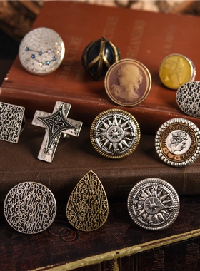 春到南楼雪尽,惊动灯期花信.夸张西洋复古空间戒指指环孤品男中