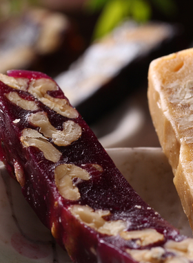 素兮手作。一盒四味 软糯莲子紫薯黑米红枣核桃糕  新鲜现做自制~