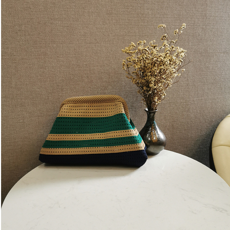 亚马逊新款沙滩包针织包条纹云朵手拿包大容量日常百搭撞色晚宴包