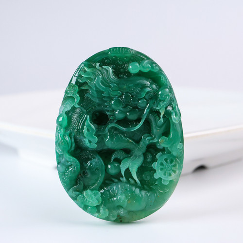新款南阳翡翠独山玉冰透满绿生肖龙天蓝龙行天下吊坠手工雕刻玉坠