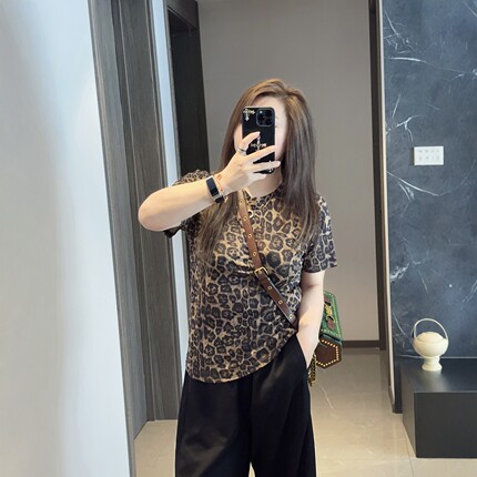 巨显瘦大码女装2026年胖mm早春装夏装新款豹纹打底T恤半袖上衣