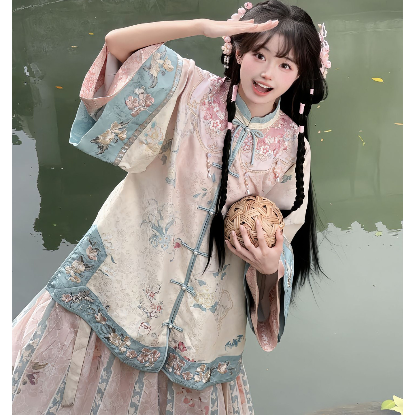 新中式国风女装小个子粉色马面裙