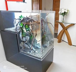 定做各种异形 圆形 圆柱体鱼缸定制 酒店 茶坊鱼缸水族箱实体店