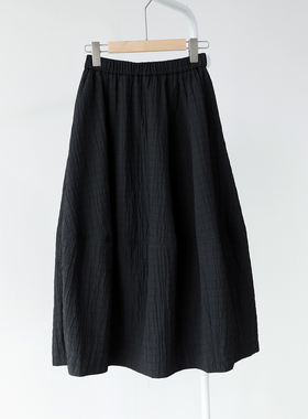 压褶 格纹理松紧腰A字花苞摆过膝中长裙黑色半身裙女夏QB1530