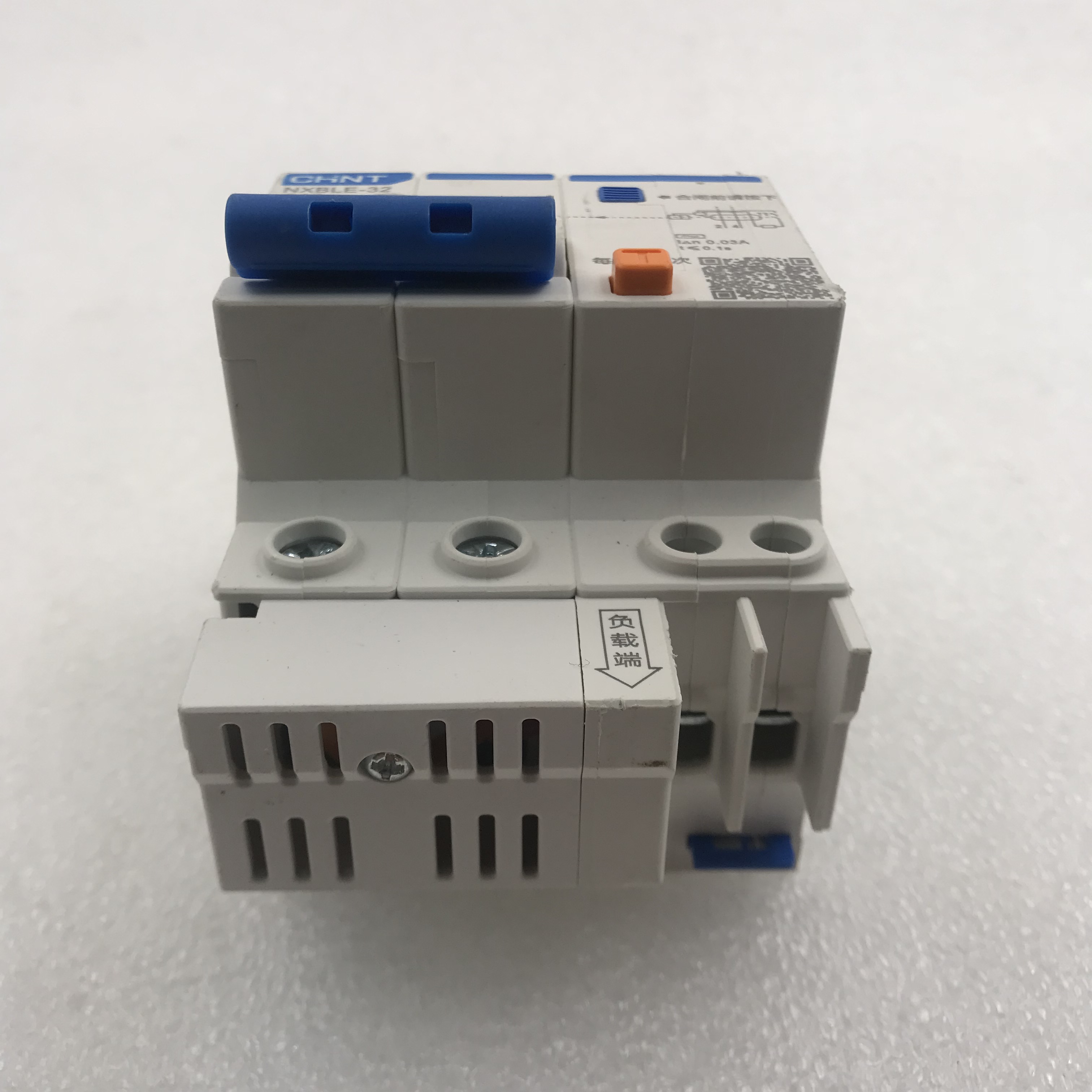 CHNT/正泰2P空气开关带漏电保护器断路器NXBLE-32 C10 实拍