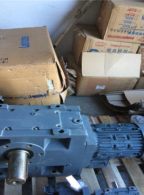 Lenze/伦茨减速电机GKS11-3MVBR132C22  7.5KW 包好未使用 询价