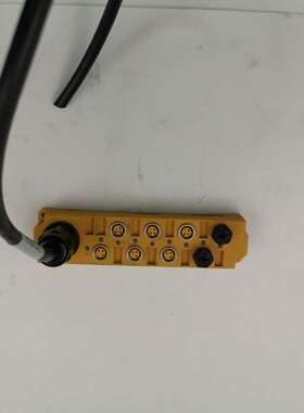 拆机TURCK总线模块1-800-544-7769/VB803M 实物图