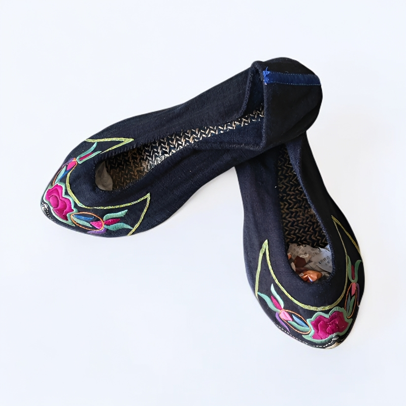 37码纯手工老绣鞋翘头彝族鞋全新民族风精品老货布鞋布面原创真品,女鞋,浅口单鞋,淘宝优惠券,粉丝福利购,淘宝优惠卷