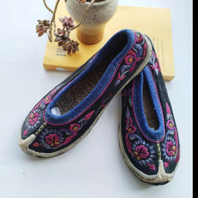 35码半手工老绣鞋民族风古董彝族绣花鞋收藏老布鞋布底满花深口鞋