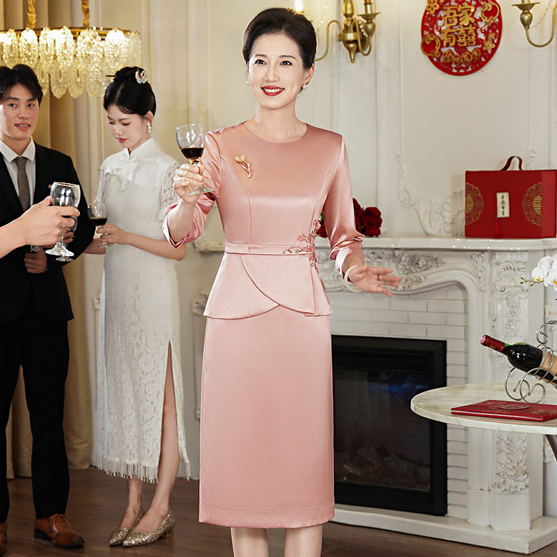 春装新款结婚礼服妈妈年轻洋气高端大气假两件套婚宴喜婆婆连衣裙