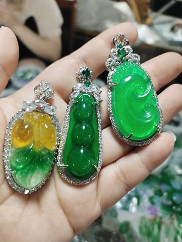 7000年叶子吊坠正冰阳春带彩金枝玉叶吊坠银镶嵌种老色润纯天然