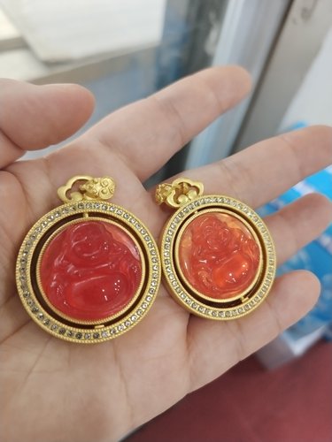 冰种中国红石英岩玉镶嵌雕刻佛在心中吊坠料子细腻饱满精致立体