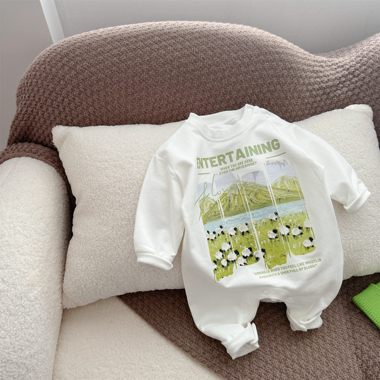 ins韩版春装男女宝宝连体衣超萌洋气卡通哈衣外出爬爬服婴儿衣服