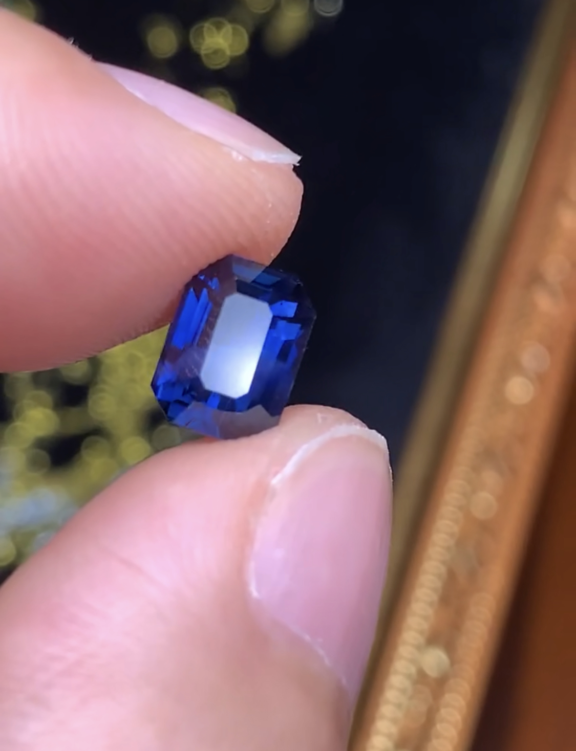 自家矿出 2.1克拉 斯里兰卡天然老烧皇家蓝蓝宝石 （1201）