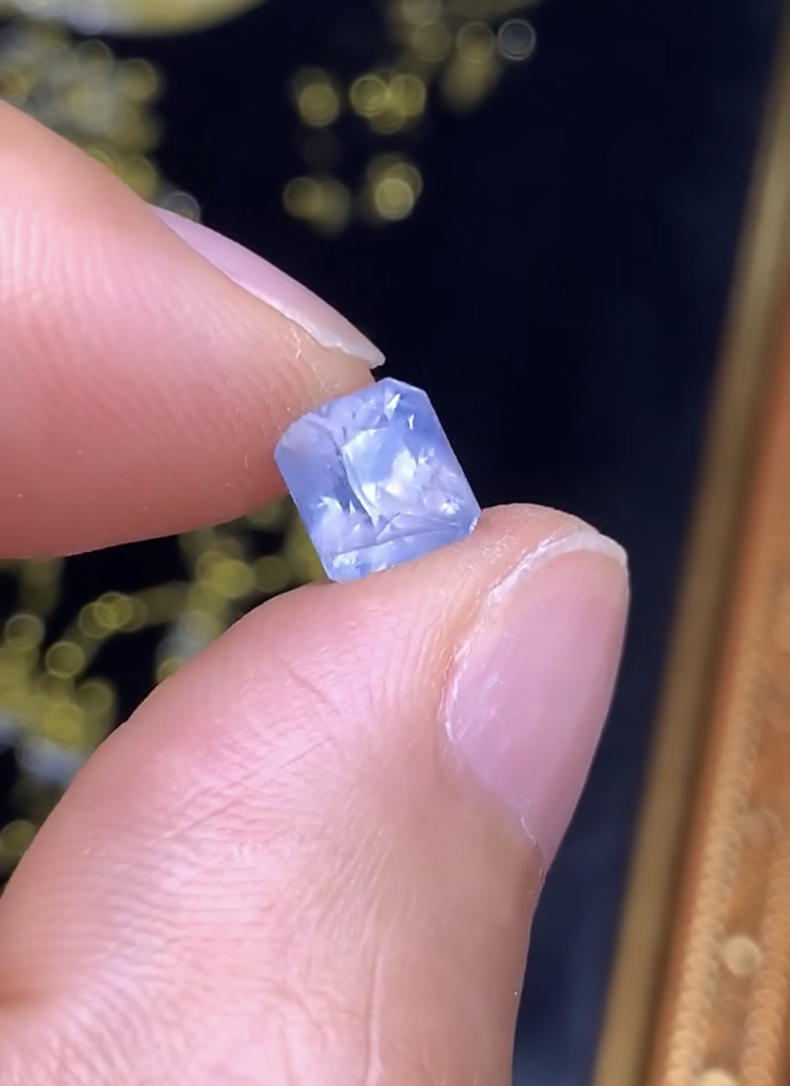 2.06克拉 斯里兰卡天然无烧梦幻荔枝色蓝宝石 （1207）