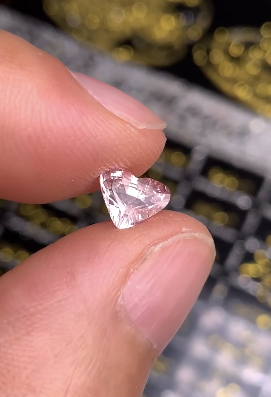 1.11克拉 斯里兰卡天然无烧帕帕拉恰澄粉蓝宝石 （1127）