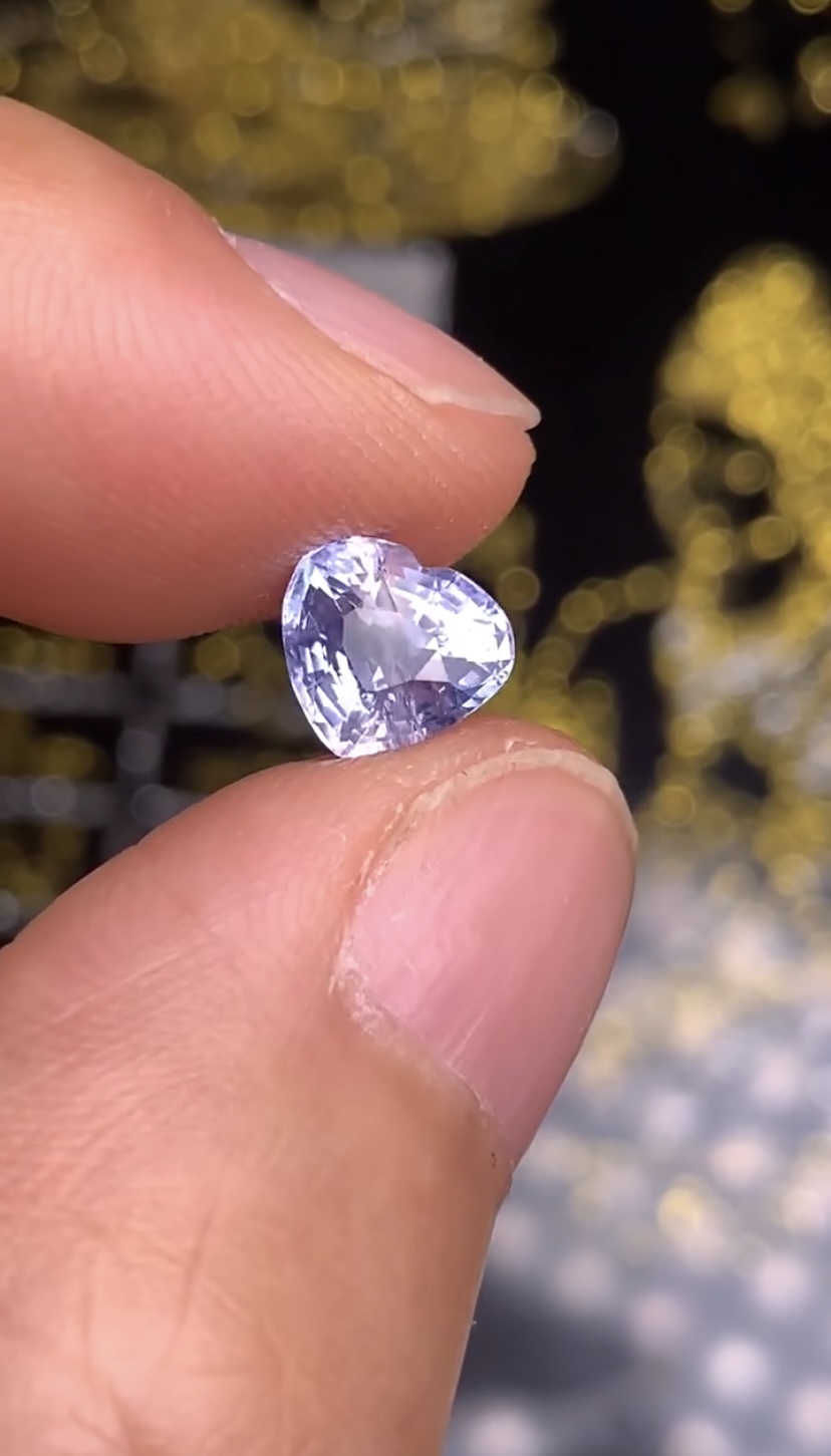 2.01克拉 斯里兰卡天然无烧淡淡薰衣草紫色蓝宝石 （1128）