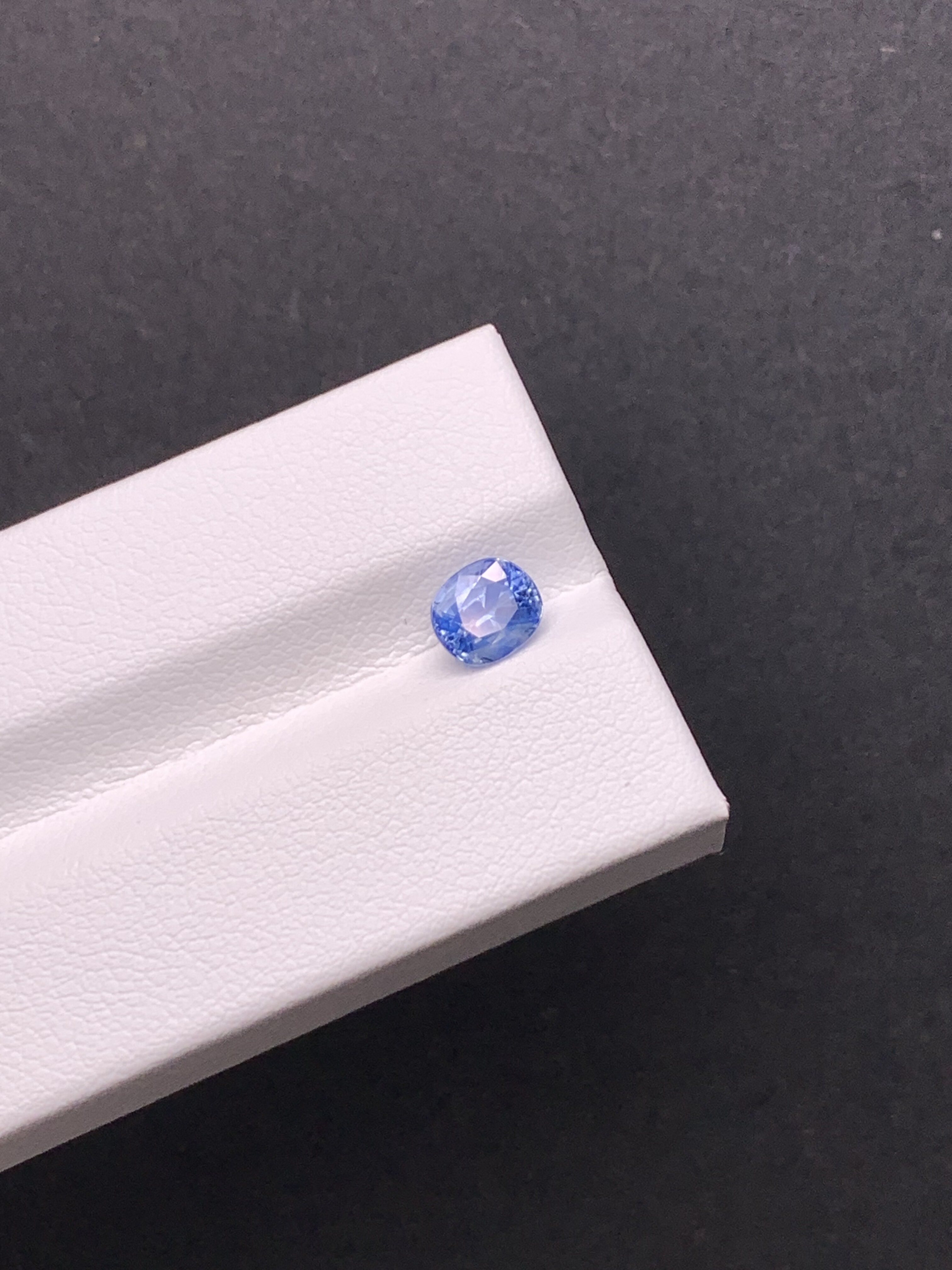 1.19克拉 斯里兰卡天然老烧梦幻矢车菊蓝宝石 （1122）