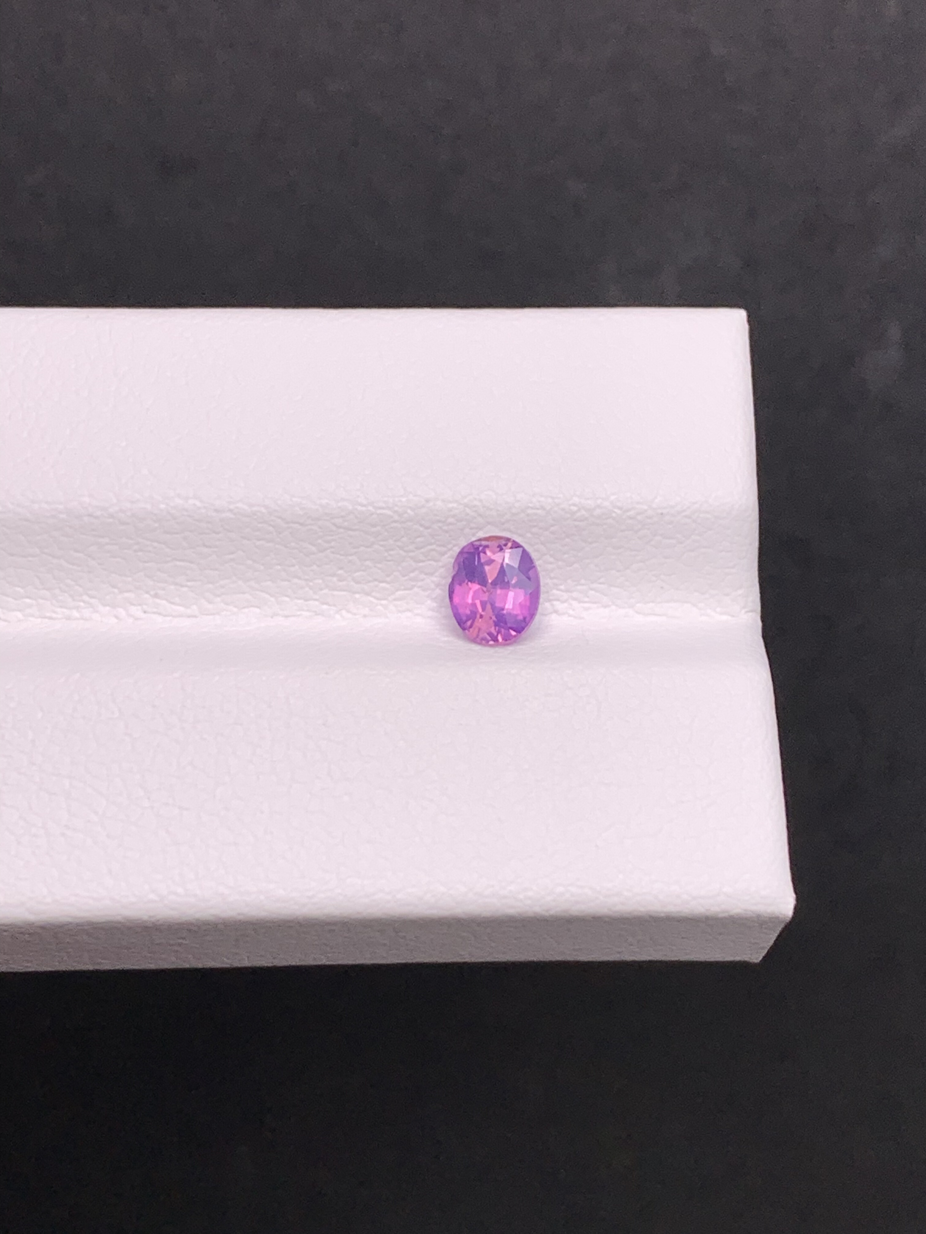 0.54克拉 斯里兰卡天然无烧梦幻薰衣草蓝宝石（1029）