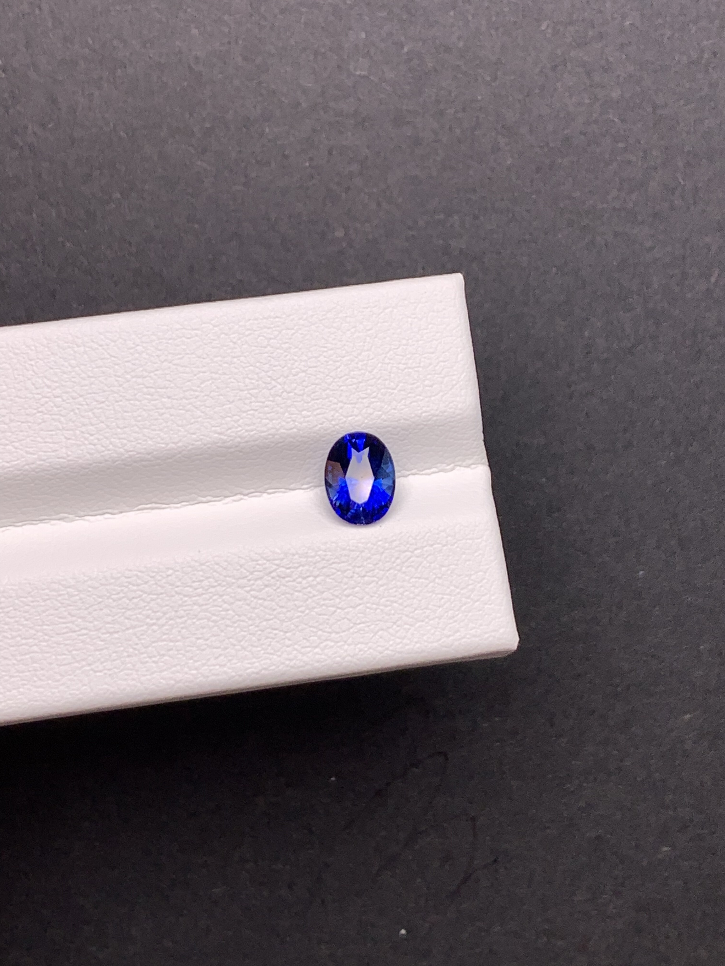 1.41克拉 斯里兰卡天然老烧皇家蓝蓝宝石 （1101）