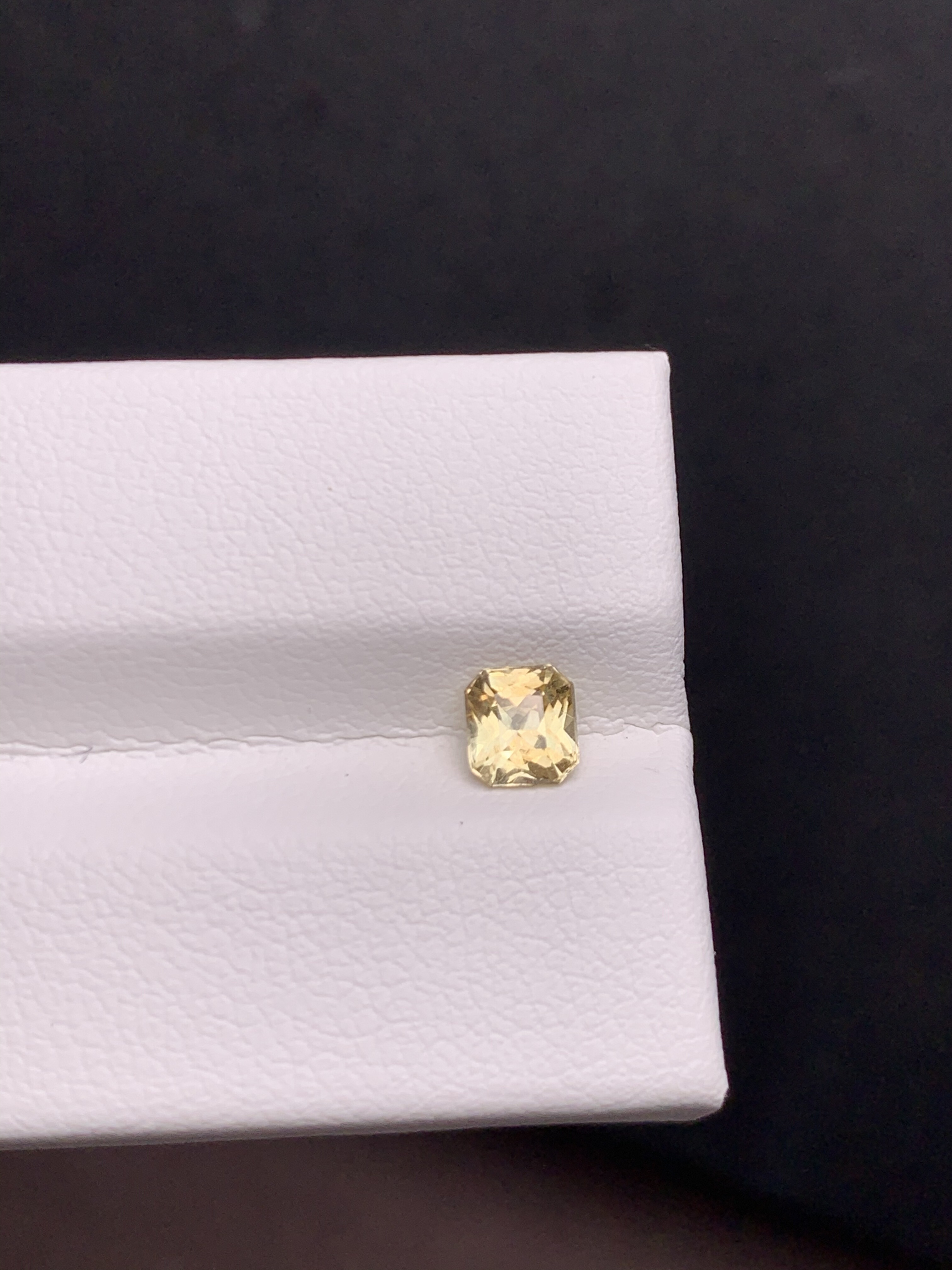 0.56克拉 斯里兰卡天然无烧金绿宝石 （1108）