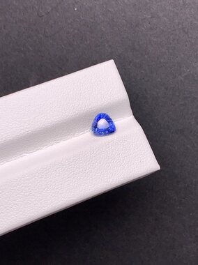 1.09克拉 斯里兰卡天然老烧矢车菊蓝宝石（1223）