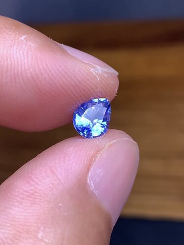 0.88克拉 斯里兰卡天然老烧矢车菊蓝宝石（0818）