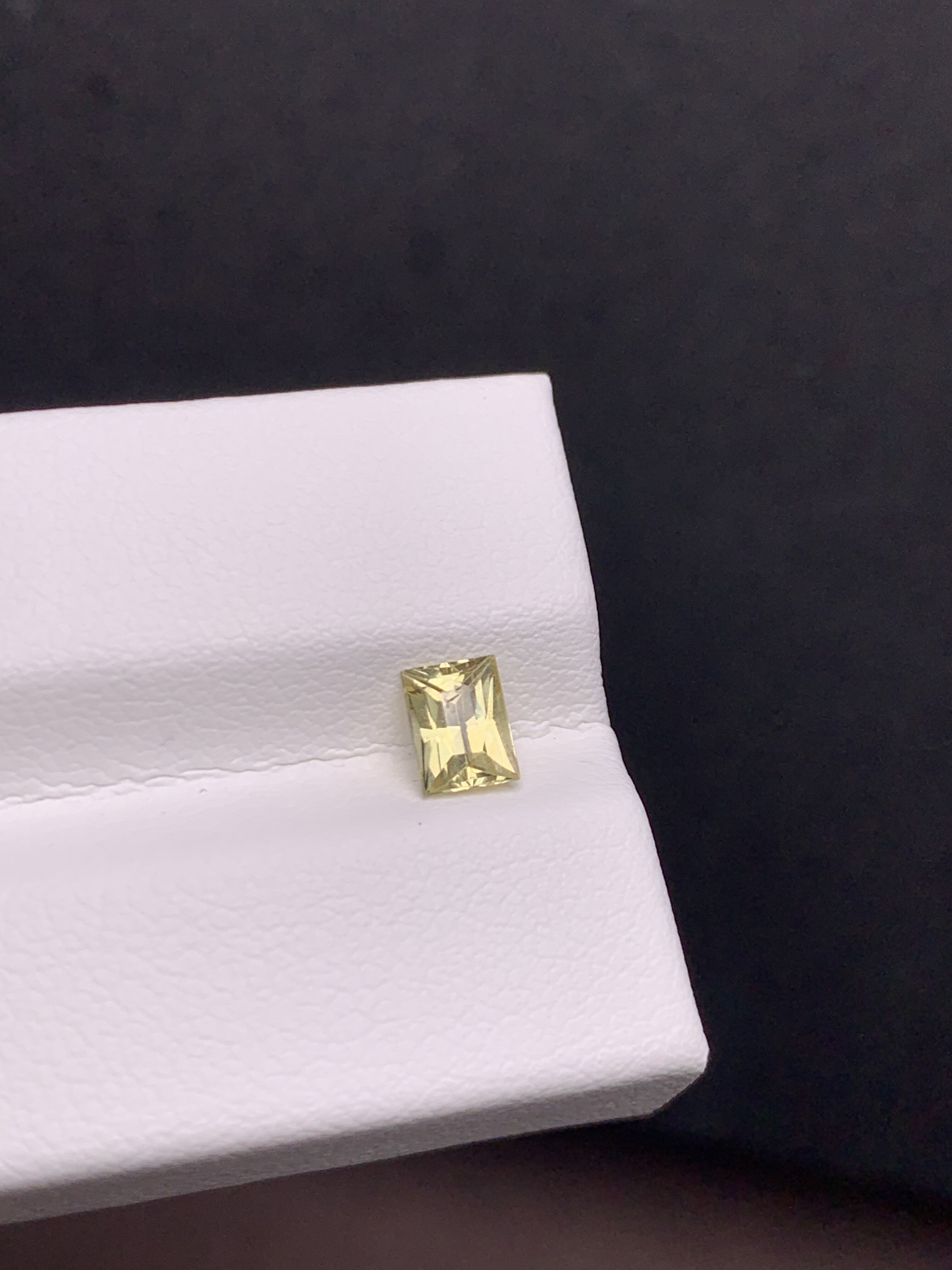 0.56克拉 斯里兰卡天然无烧金绿宝石 （1108）