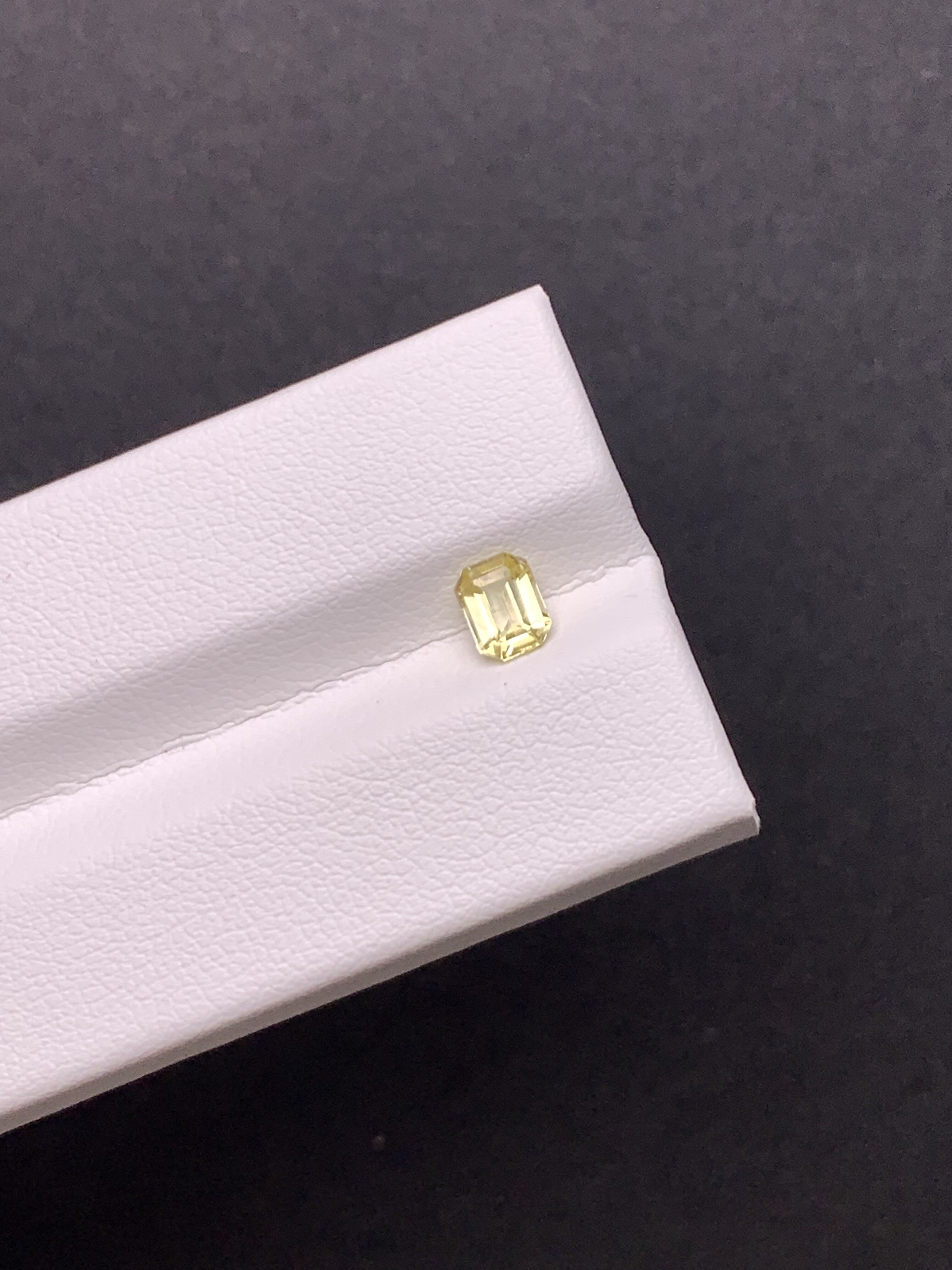 0.52克拉 斯里兰卡天然无烧金绿宝石 （1113）