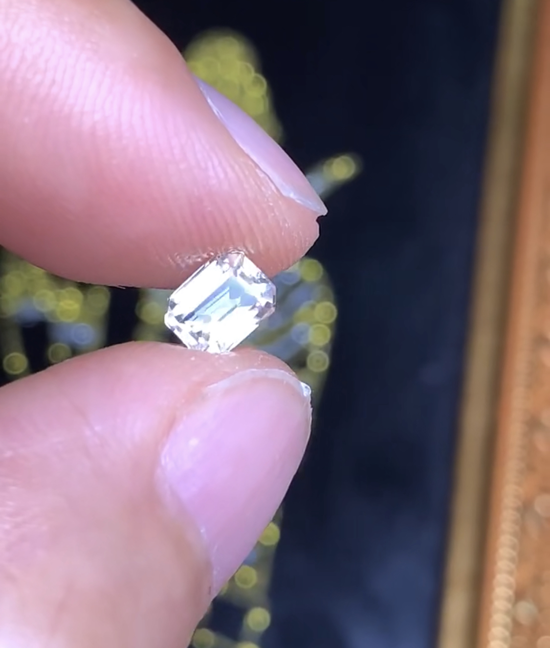 海外矿区捡漏 0.97克拉 斯里兰卡天然无烧白色蓝宝石 （1202）