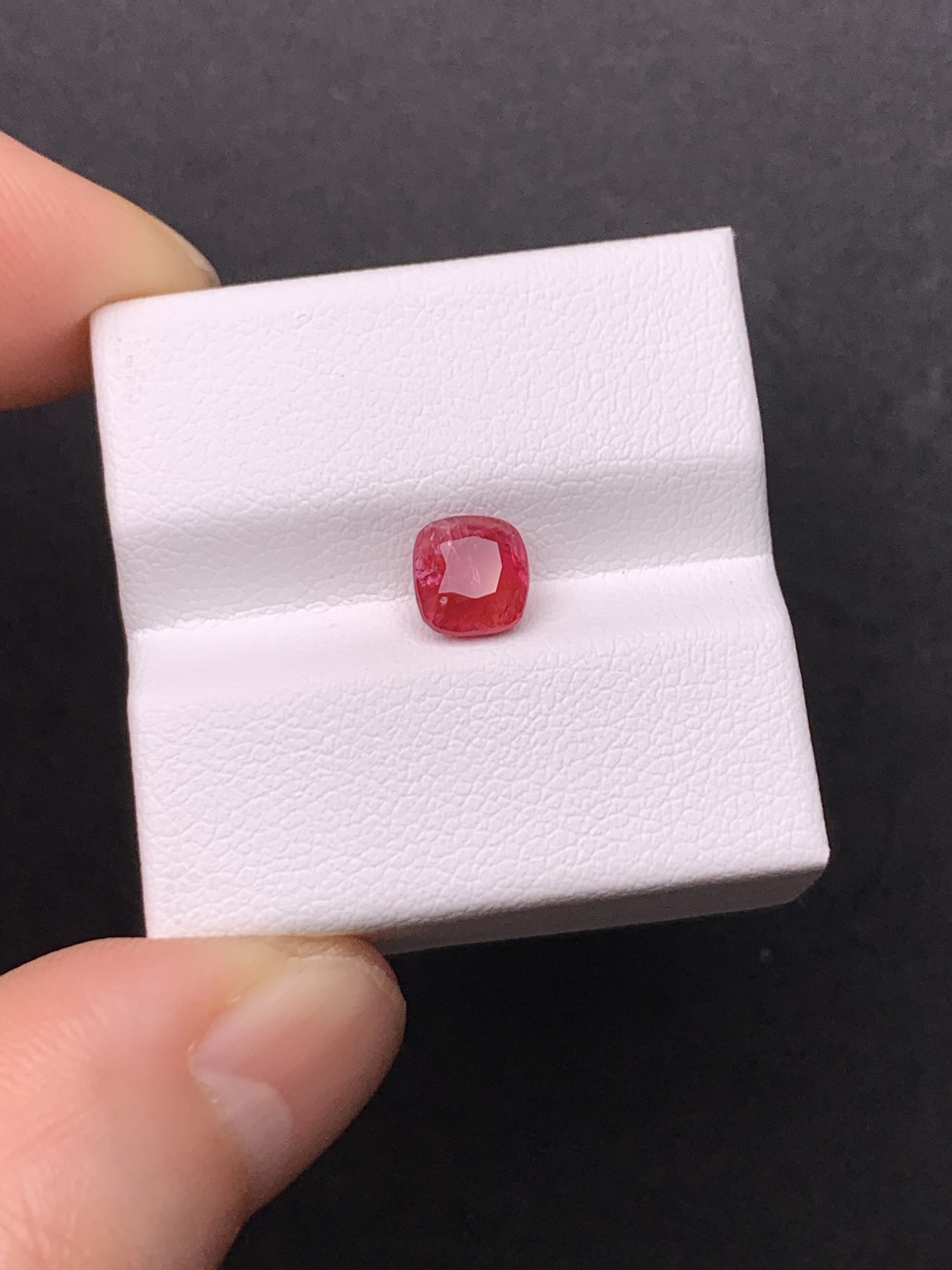 1.22克拉 缅甸天然无烧尖晶石 绝地武士 红宝色（0113）,珠宝/钻石/翡翠,裸石,淘宝优惠券,粉丝福利购,淘宝优惠卷