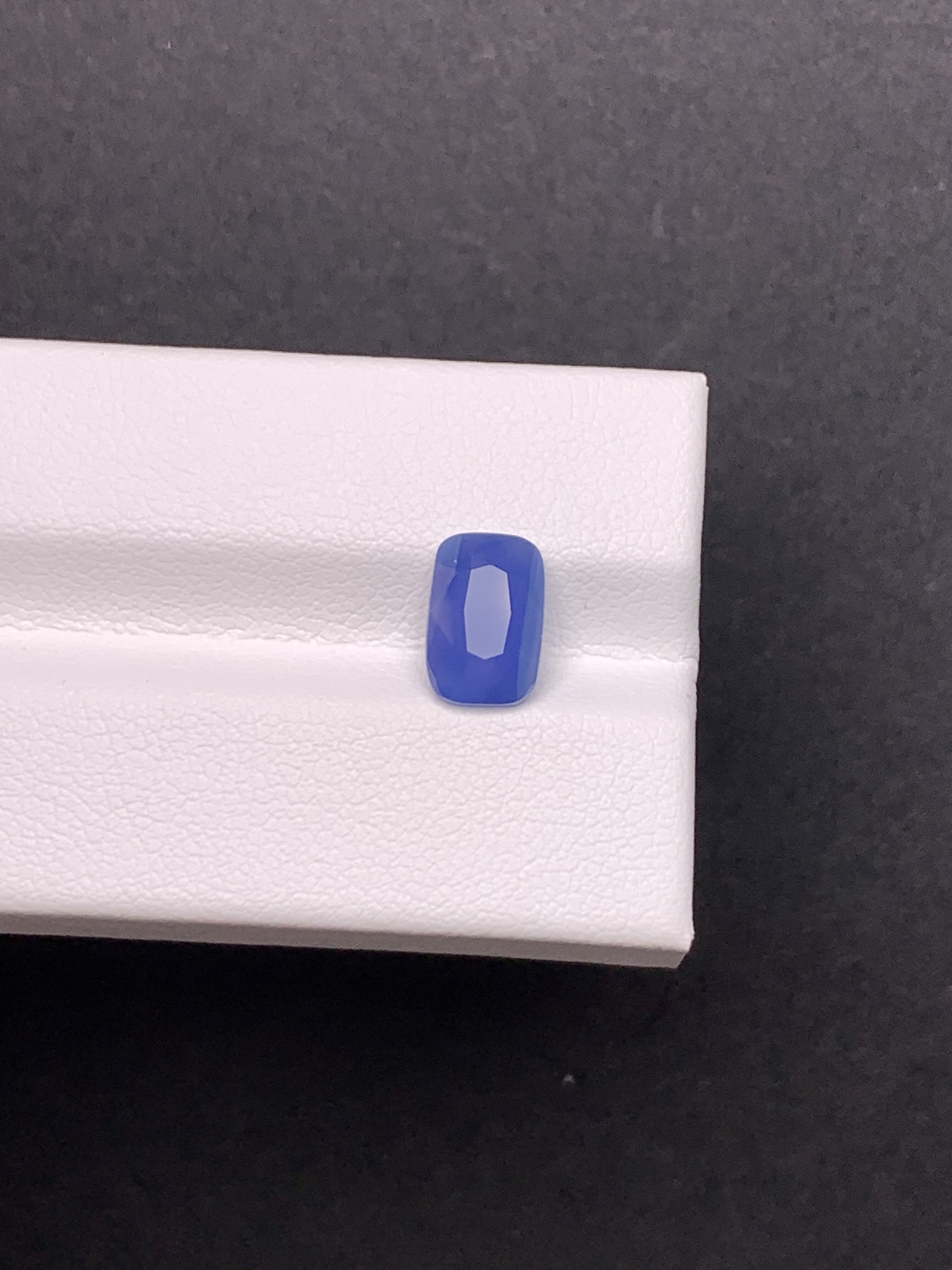 2.06克拉斯里兰卡天然老烧奶蓝色蓝宝石（1111）