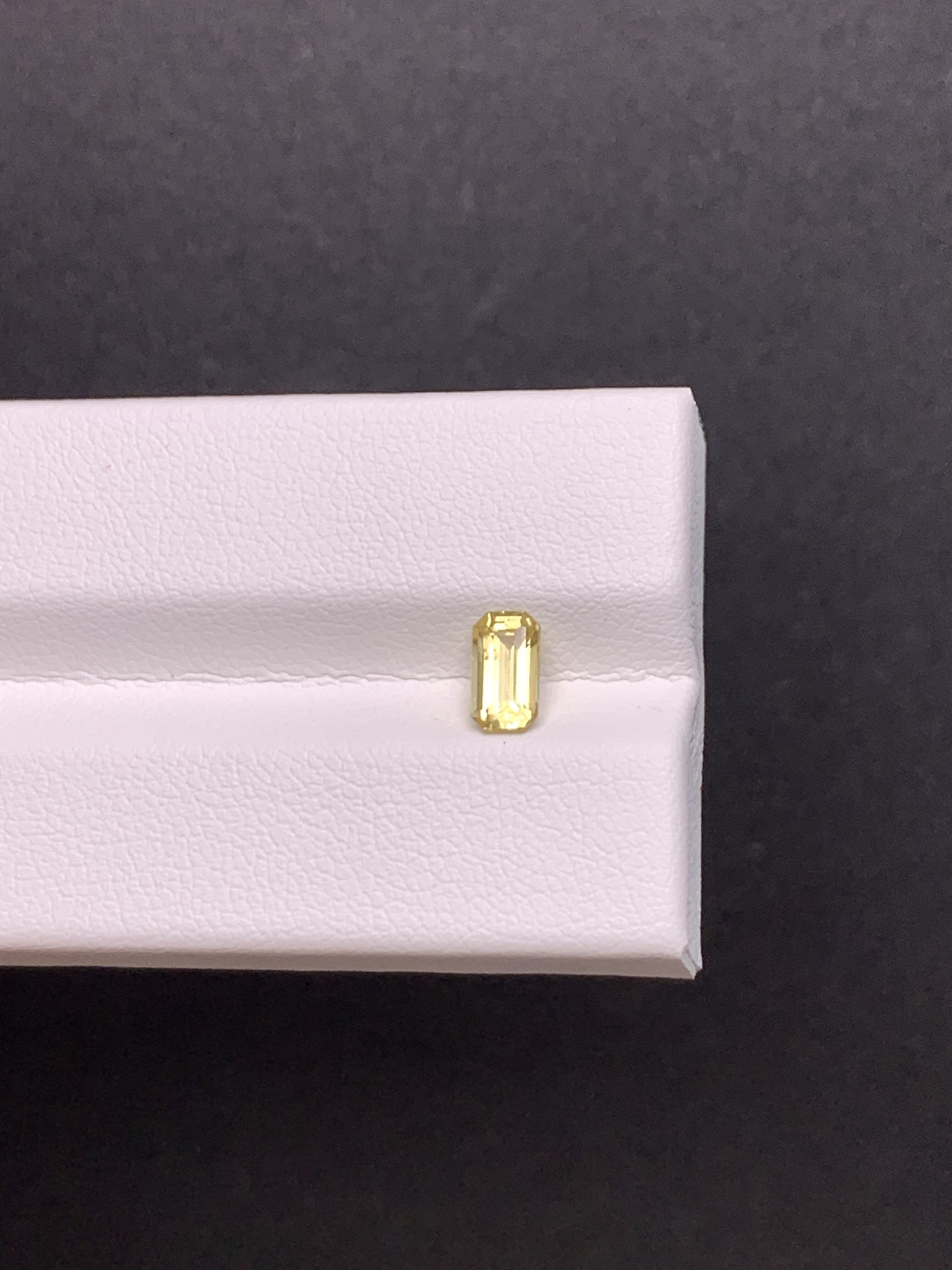 0.61克拉 斯里兰卡天然无烧金绿宝石 （1113）