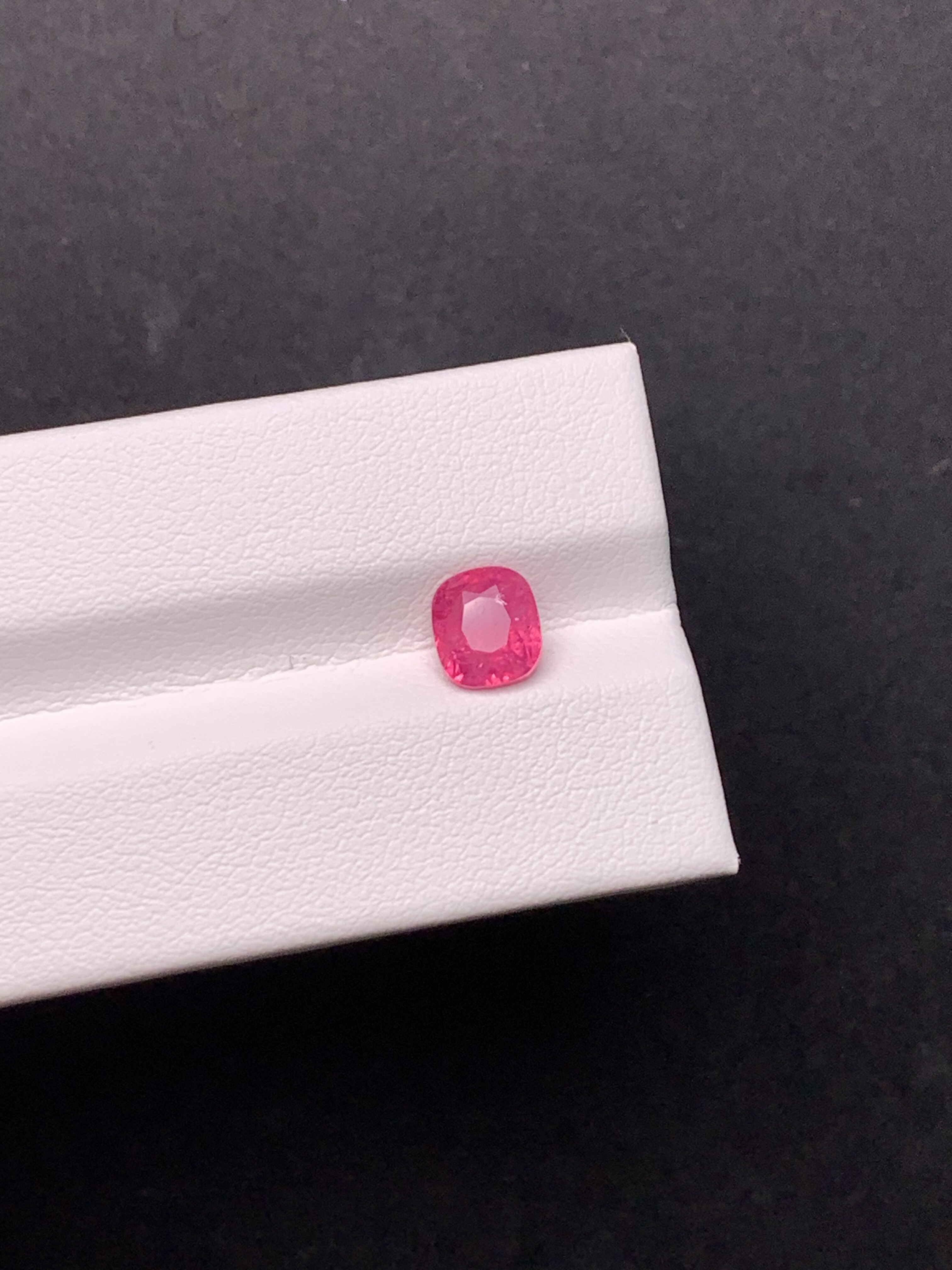 1.4克拉 坦桑尼亚天然无烧马亨盖尖晶石 （1125）