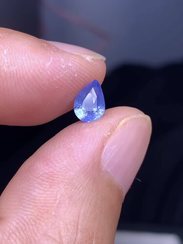 1.10克拉 斯里兰卡天然老烧天空蓝蓝宝石 奶蓝色（0823）