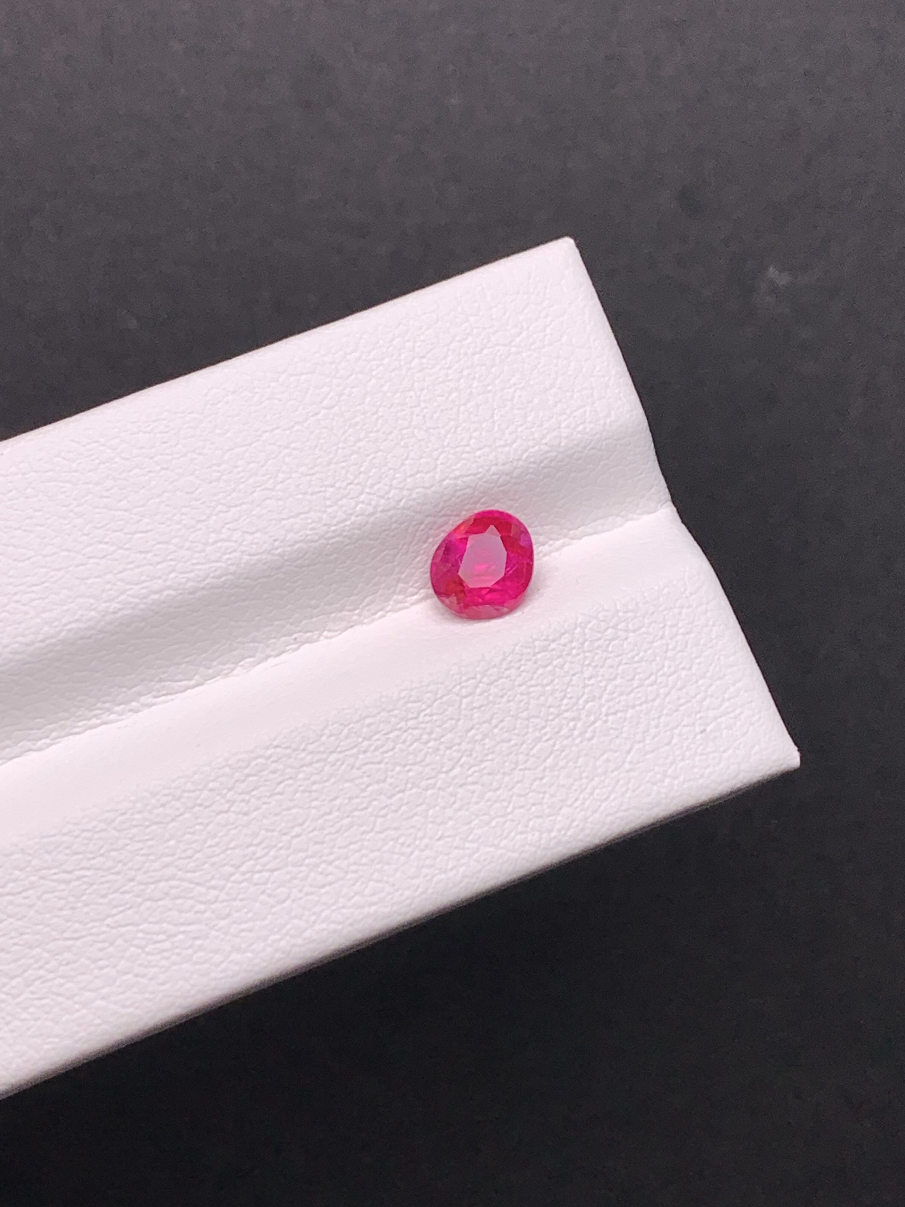 0.97克拉  越南特色天然老烧红宝石（1124）