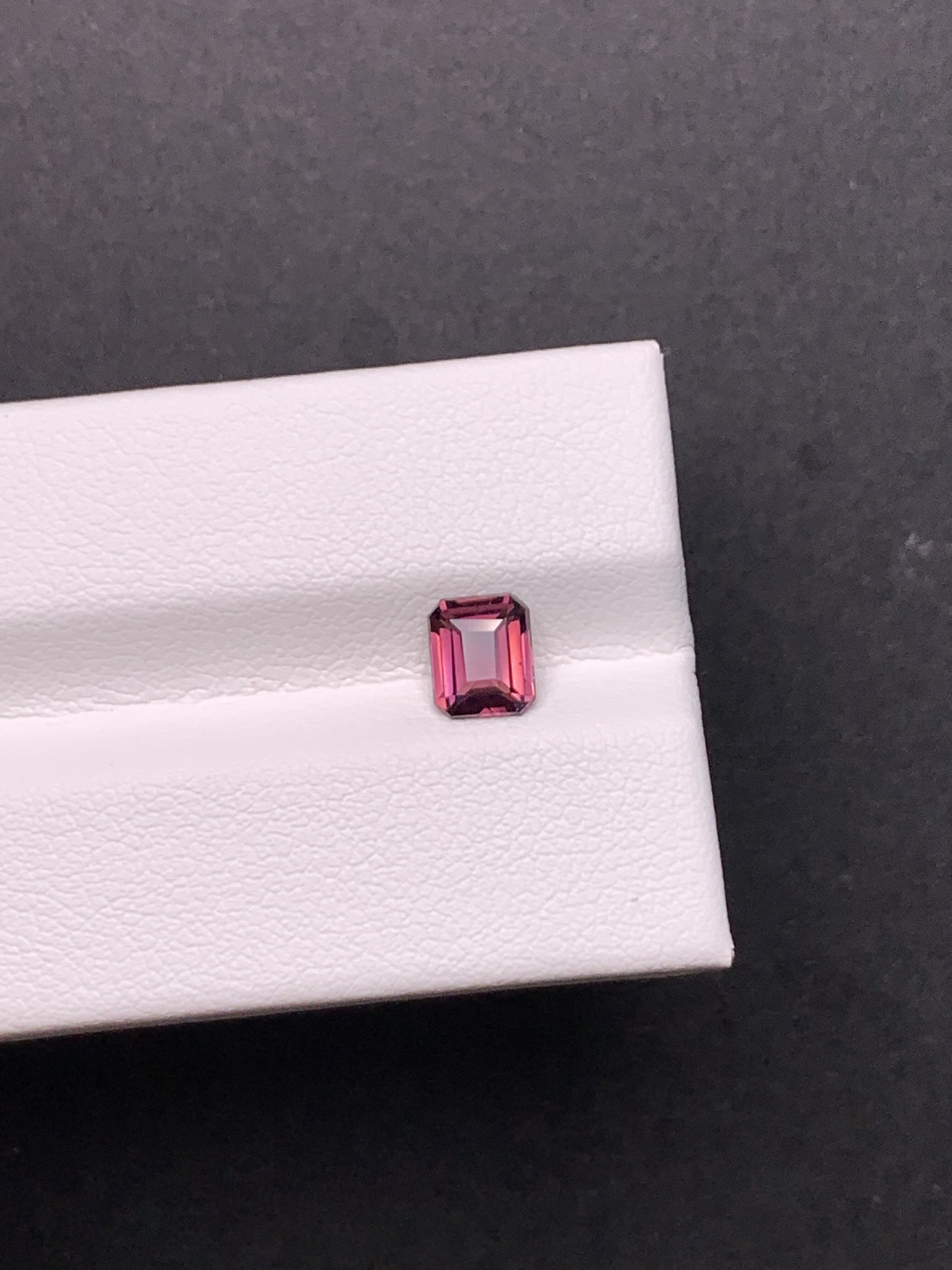 0.79克拉坦桑尼亚天然无烧尖晶石 胭脂粉（1124）