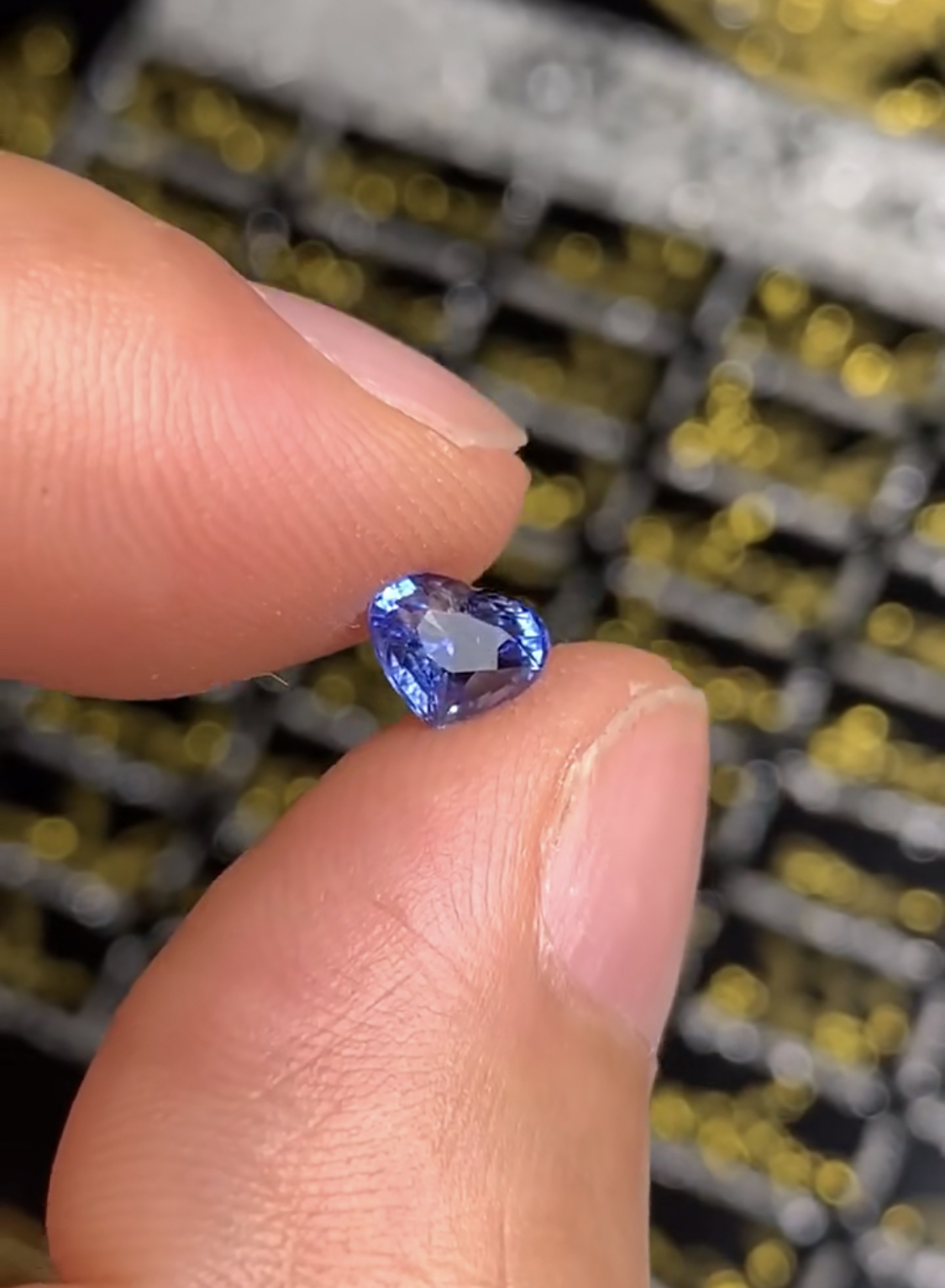 0.83克拉 斯里兰卡天然老烧矢车菊蓝宝石 （1127）