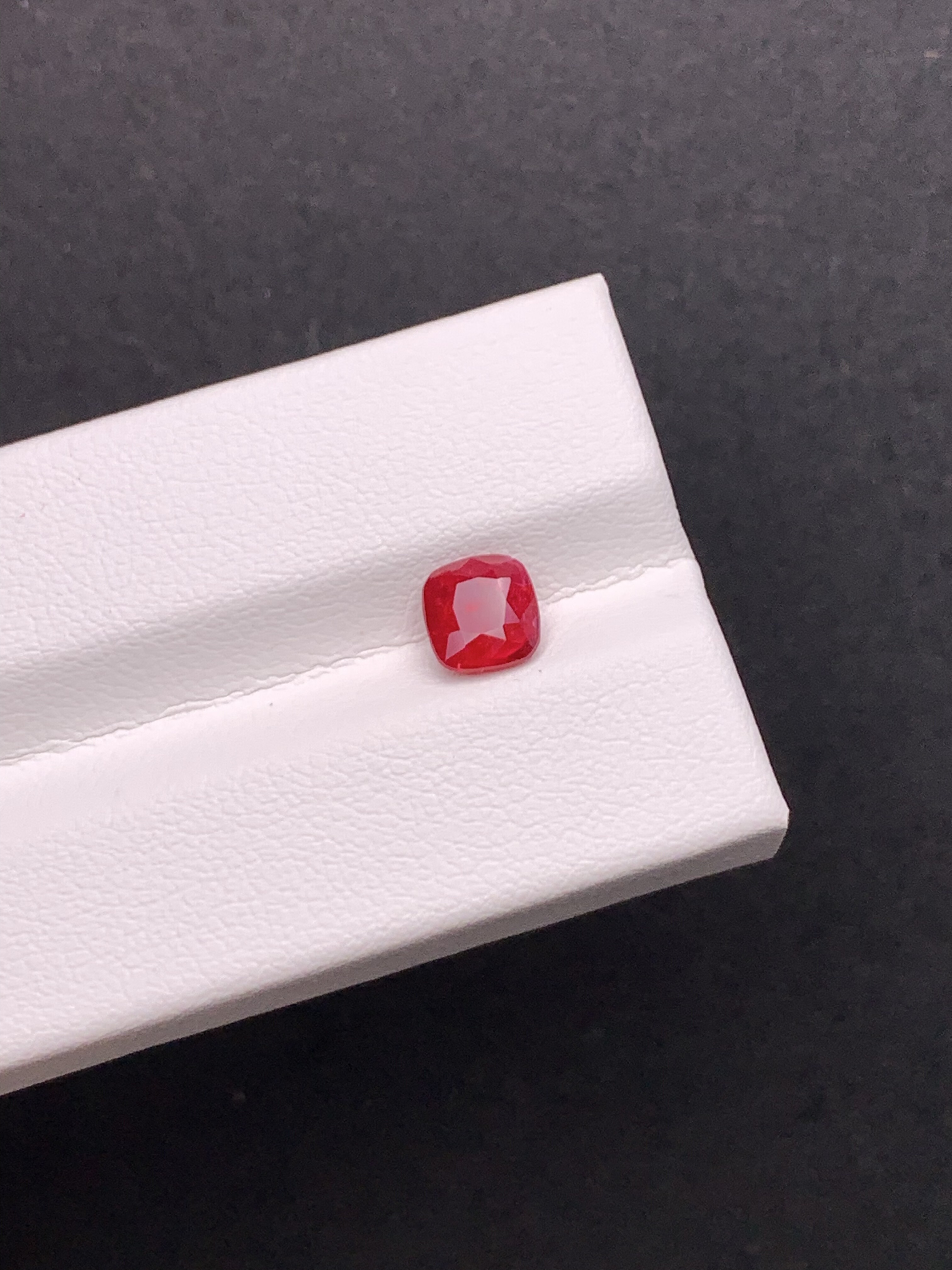 1.06克拉 缅甸天然无烧尖晶石 绝地武士 （1121）