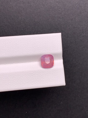 2.06克拉 坦桑尼亚天然无烧马亨盖尖晶石金橙色反火 奶粉（1229）