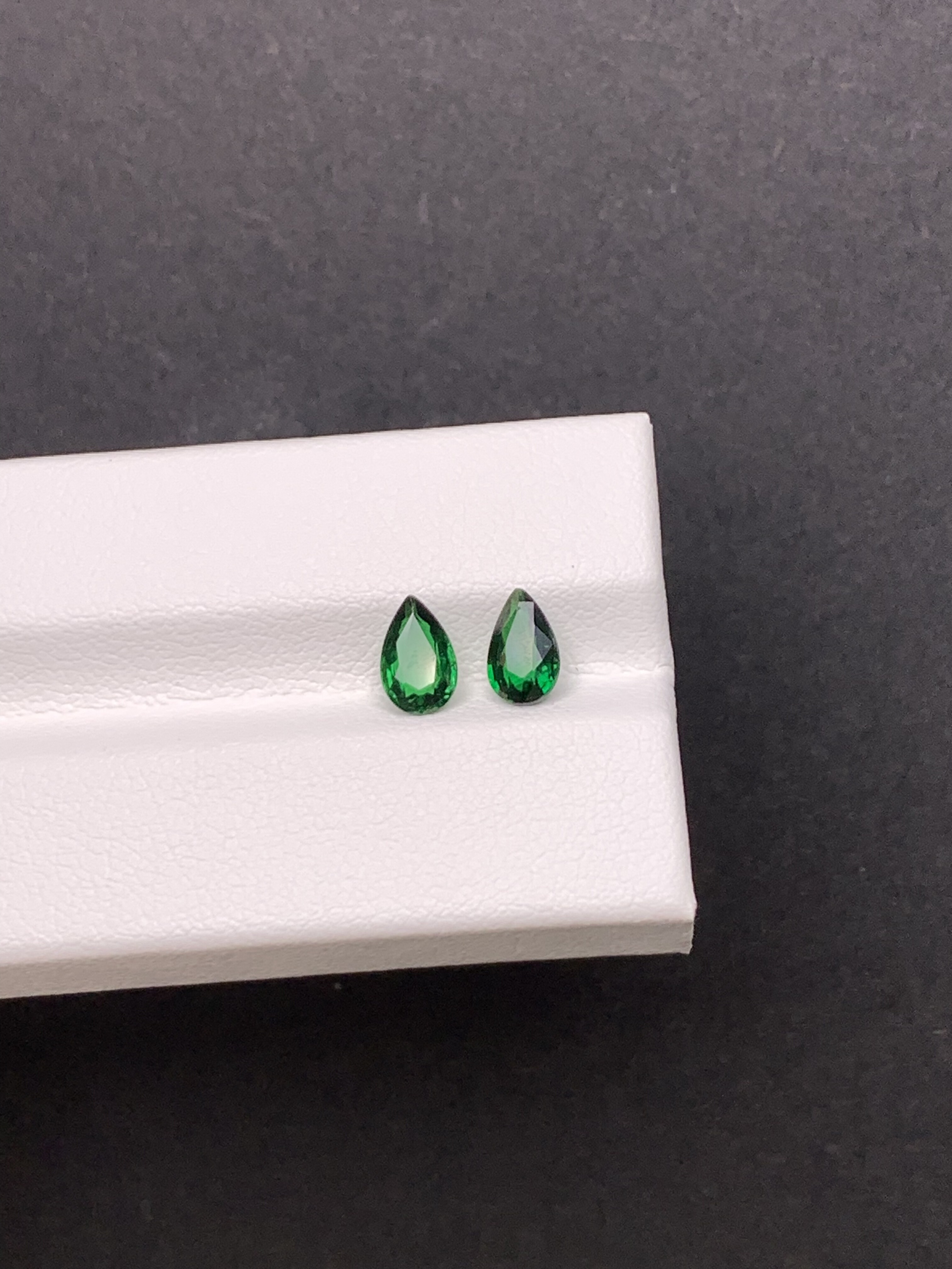 1.18克拉坦桑尼亚天然无烧沙弗莱森林绿（1112）