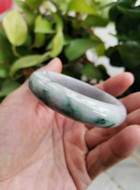 A货糯种牛奶底飘花翡翠手镯58.6圈
性价比一款
