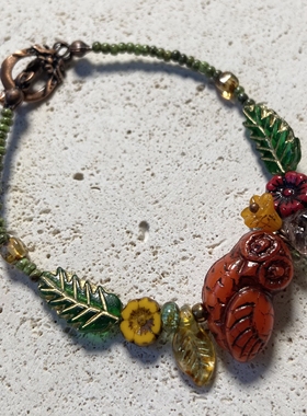 茵娜原创 复古捷克琉璃花朵与猫头鹰轻奢串珠手链 小众设计饰品