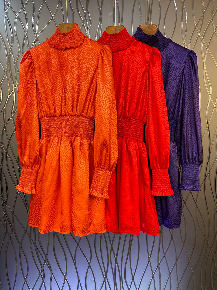 2022裙子通勤复古泡泡袖松紧高领收腰蛇皮暗纹连衣裙