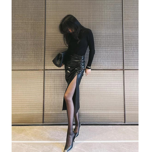 coco朱莉四季可穿小众皮裙