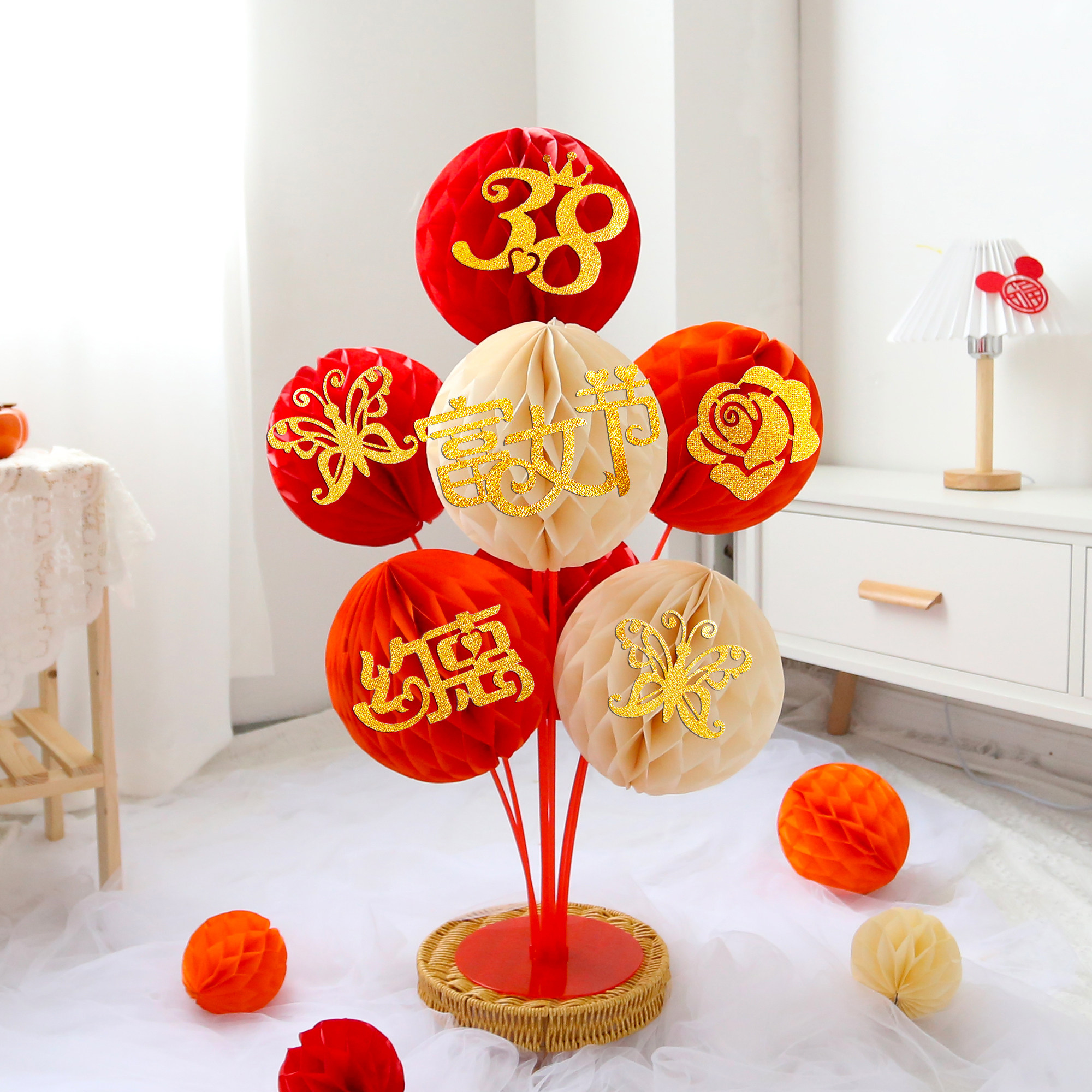 三八妇女节蜂窝球桌飘布置珠宝店铺38女神节快乐活动场景氛围装饰